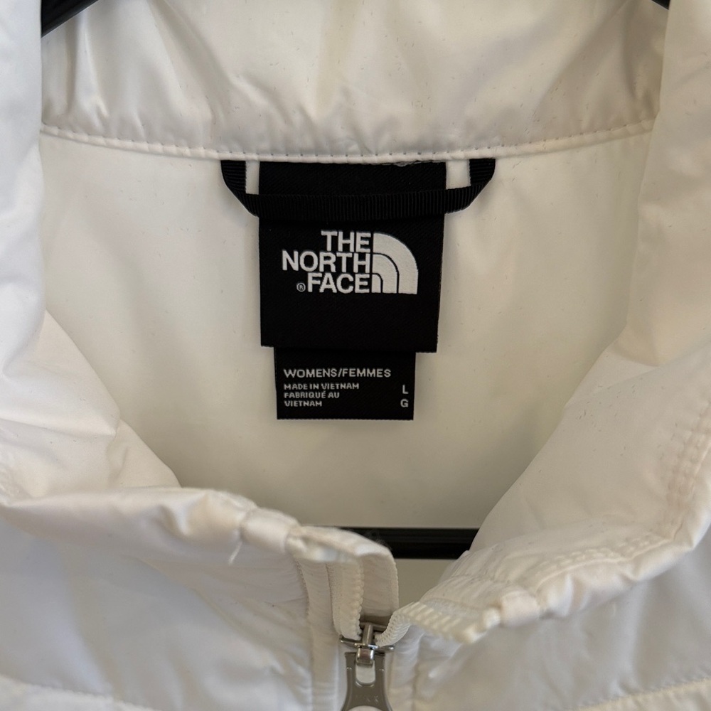 North Face Women's White Quilted Vest - Picture 2 of 3